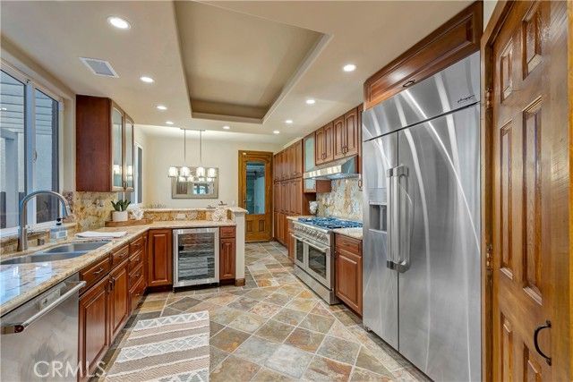 221 Hartford Avenue, Huntington Beach, CA 92648