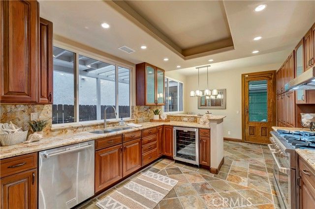 221 Hartford Avenue, Huntington Beach, CA 92648