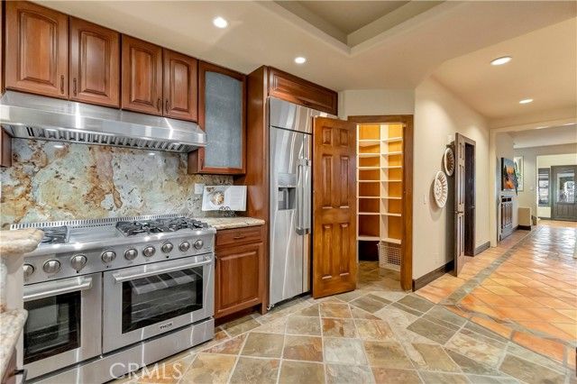 221 Hartford Avenue, Huntington Beach, CA 92648