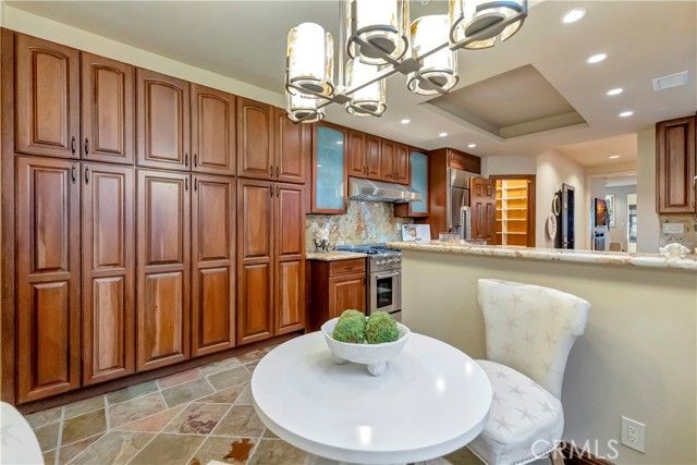 221 Hartford Avenue, Huntington Beach, CA 92648