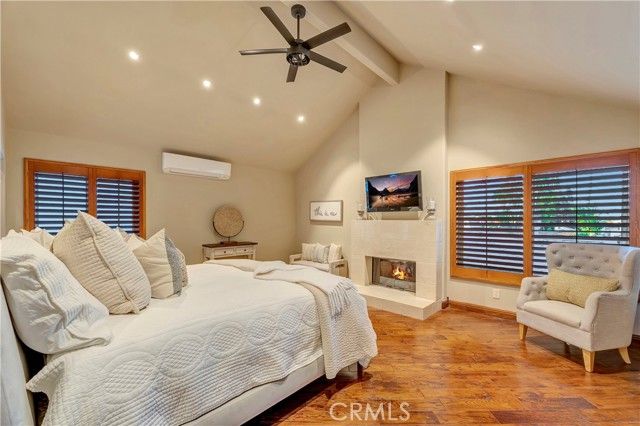 221 Hartford Avenue, Huntington Beach, CA 92648