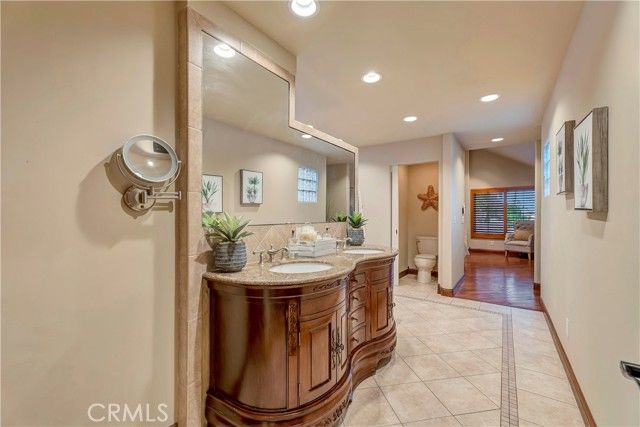 221 Hartford Avenue, Huntington Beach, CA 92648