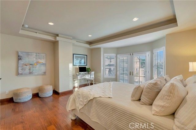 221 Hartford Avenue, Huntington Beach, CA 92648