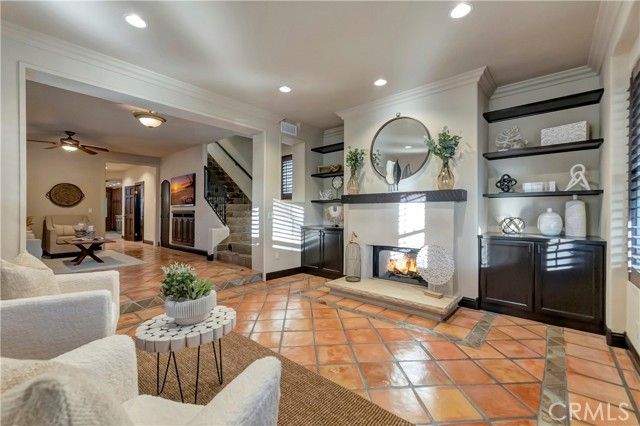 221 Hartford Avenue, Huntington Beach, CA 92648