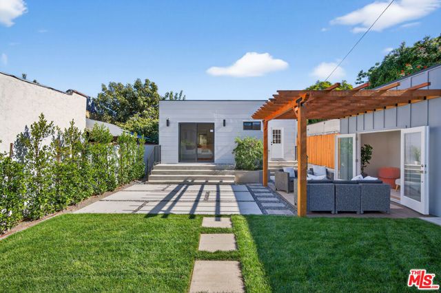 2931 S Bronson Avenue, Los Angeles, CA 90018