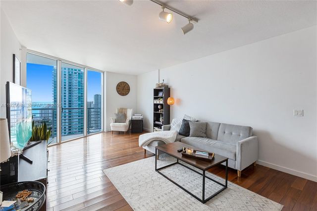 335 S Biscayne Blvd 3003, Miami, FL 33131