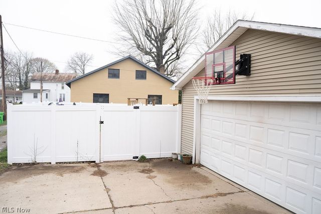 716 N Cross Street, Dover, OH 44622