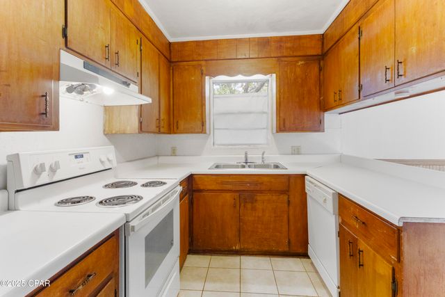 540 4th Street, Chipley, FL 32428