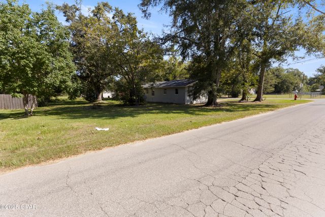 540 4th Street, Chipley, FL 32428