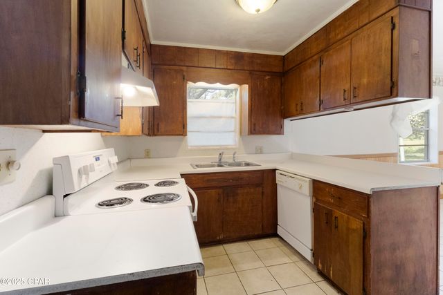 540 4th Street, Chipley, FL 32428