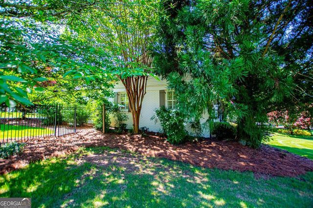 102 S Ole Hickory Trail, Carrollton, GA 30117