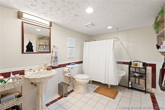 8318 Jordan Drive, Charlestown, IN 47111