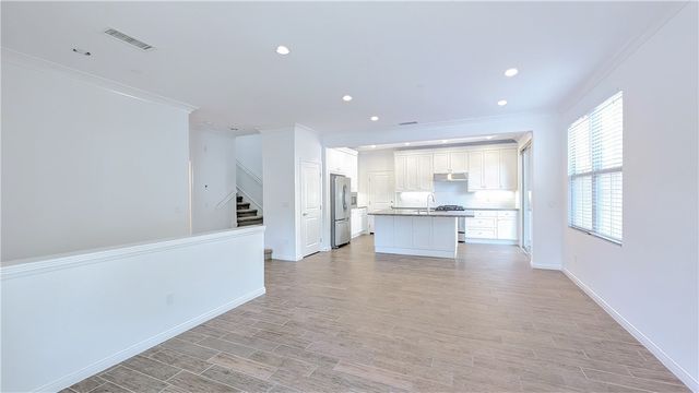 85 Thornhurst, Irvine, CA 92620