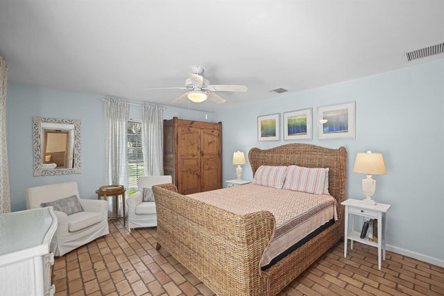 790 E Rambling Drive, Wellington, FL 33414