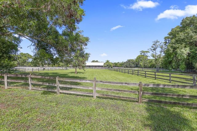 790 E Rambling Drive, Wellington, FL 33414