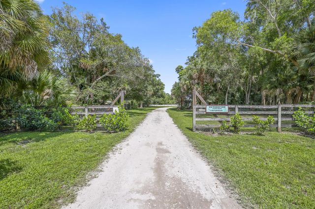 790 E Rambling Drive, Wellington, FL 33414