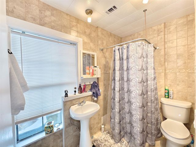 7931 Scanlock Street, Houston, TX 77012