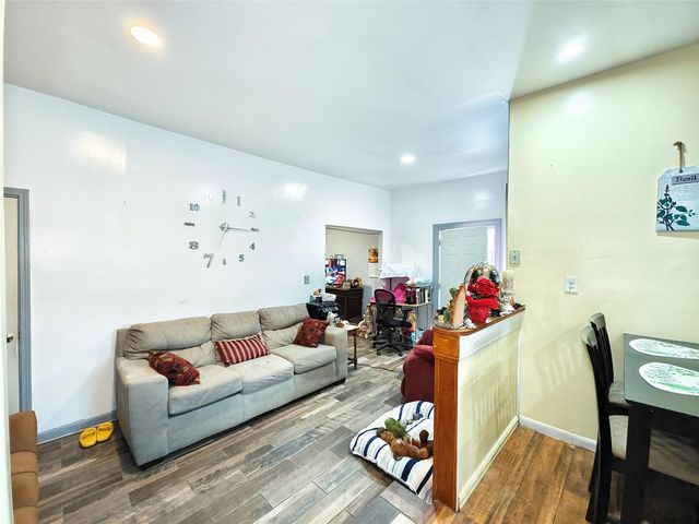 7931 Scanlock Street, Houston, TX 77012