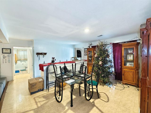 7931 Scanlock Street, Houston, TX 77012