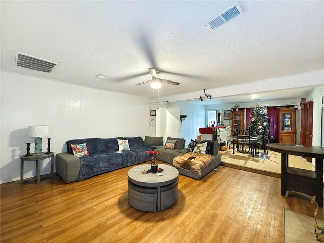 7931 Scanlock Street, Houston, TX 77012
