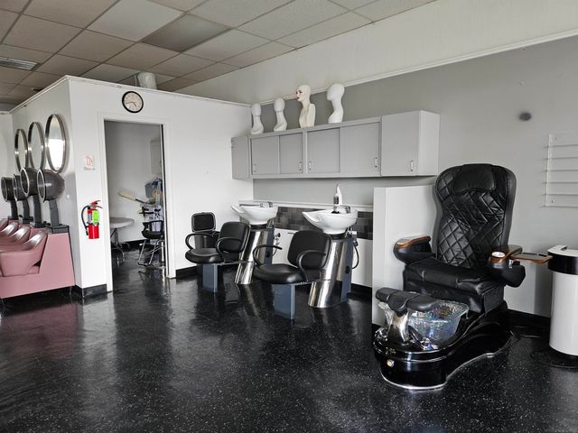 19415 10 mile Street, Roseville, MI 48066