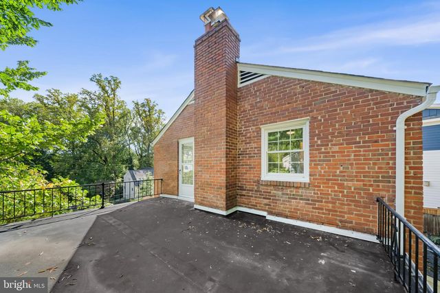 2535 23RD RD N, Arlington, VA 22207