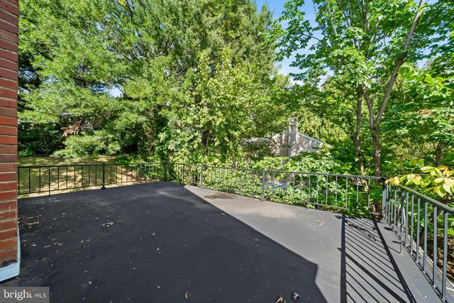 2535 23RD RD N, Arlington, VA 22207