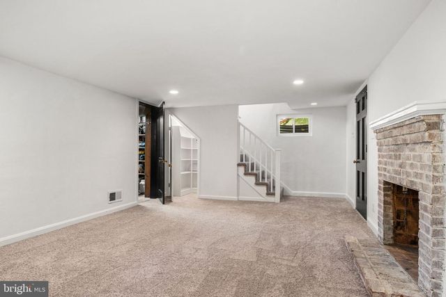 2535 23RD RD N, Arlington, VA 22207