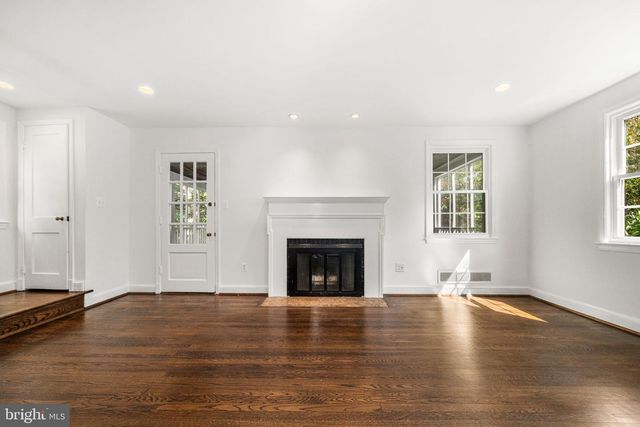 2535 23RD RD N, Arlington, VA 22207