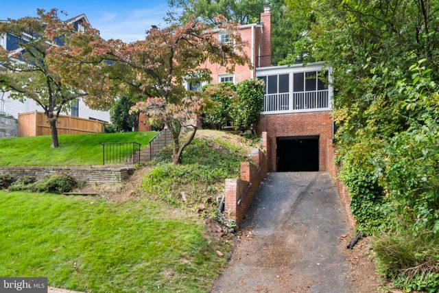 2535 23RD RD N, Arlington, VA 22207