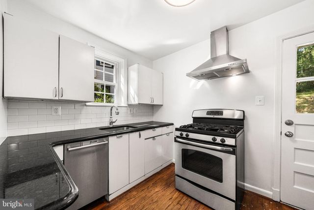 2535 23RD RD N, Arlington, VA 22207