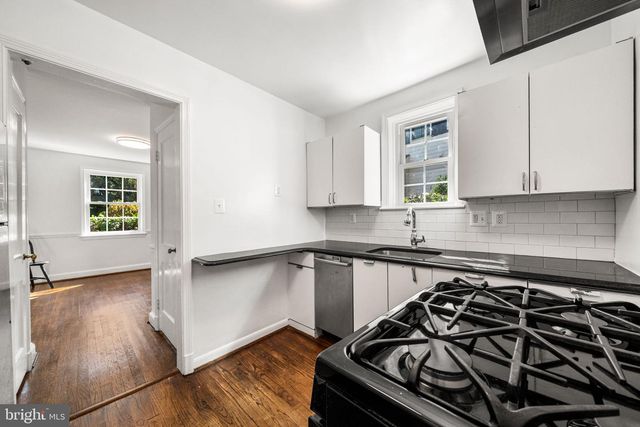 2535 23RD RD N, Arlington, VA 22207