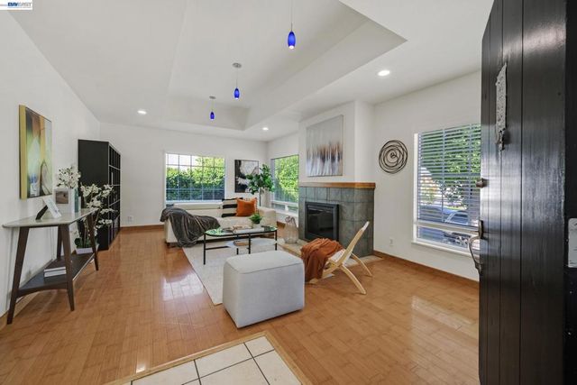 784 Sunset Blvd, Hayward, CA 94541