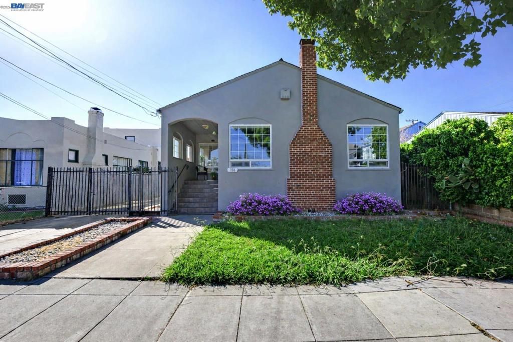 Image 1 of property listing at 784 Sunset Blvd, Hayward, CA 94541