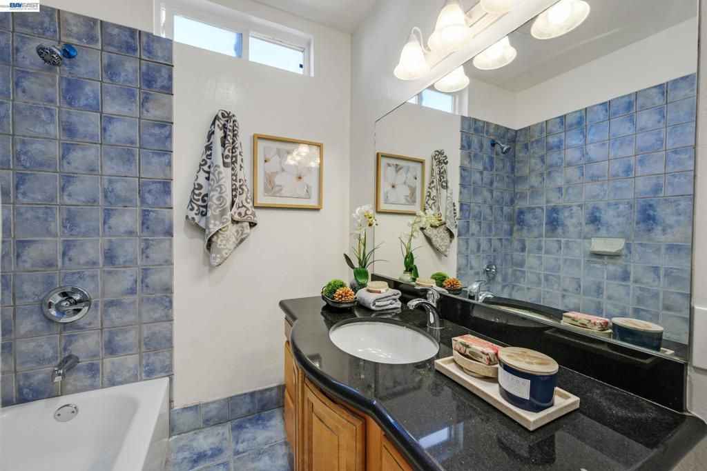 Image 17 of property listing at 784 Sunset Blvd, Hayward, CA 94541