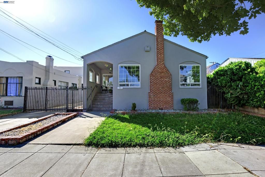 Image 2 of property listing at 784 Sunset Blvd, Hayward, CA 94541