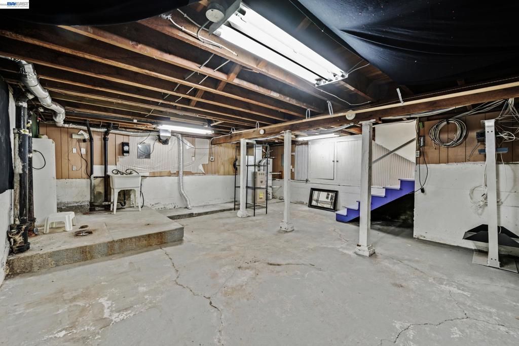 Image 25 of property listing at 784 Sunset Blvd, Hayward, CA 94541