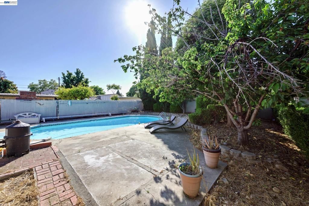 Image 30 of property listing at 784 Sunset Blvd, Hayward, CA 94541