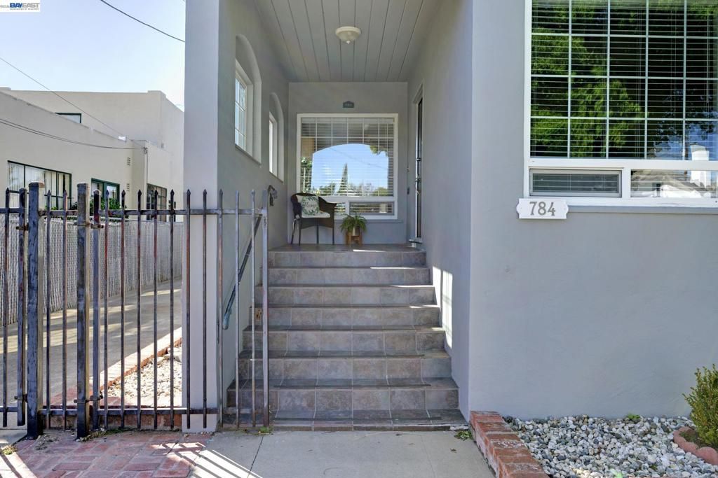 Image 4 of property listing at 784 Sunset Blvd, Hayward, CA 94541