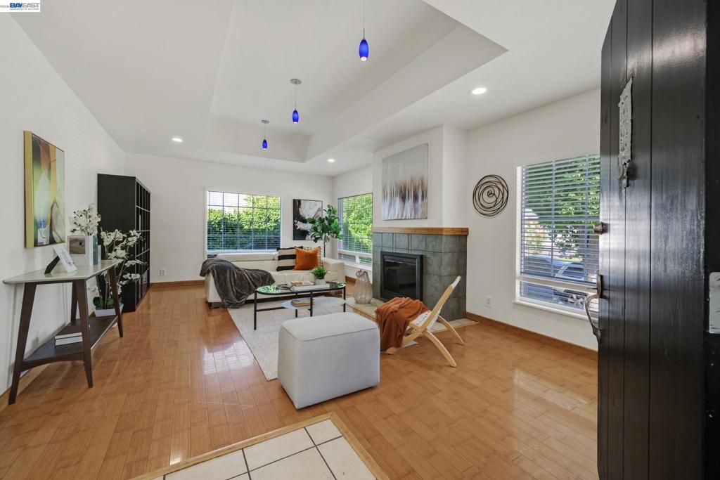 Image 6 of property listing at 784 Sunset Blvd, Hayward, CA 94541
