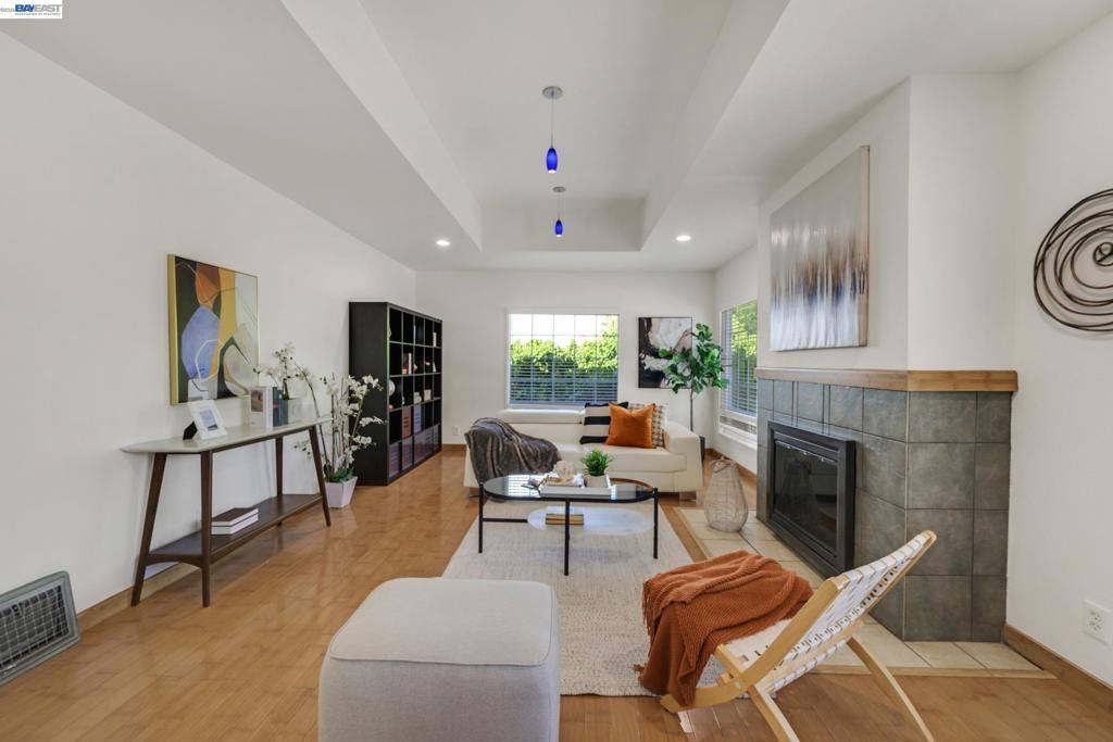 Image 7 of property listing at 784 Sunset Blvd, Hayward, CA 94541