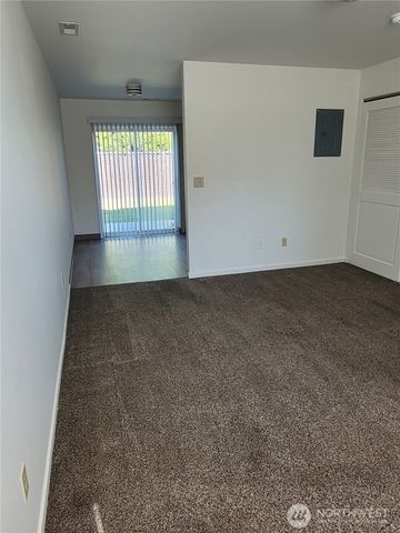 1824 W Crouse Street, Moses Lake, WA 98837