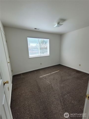 1824 W Crouse Street, Moses Lake, WA 98837