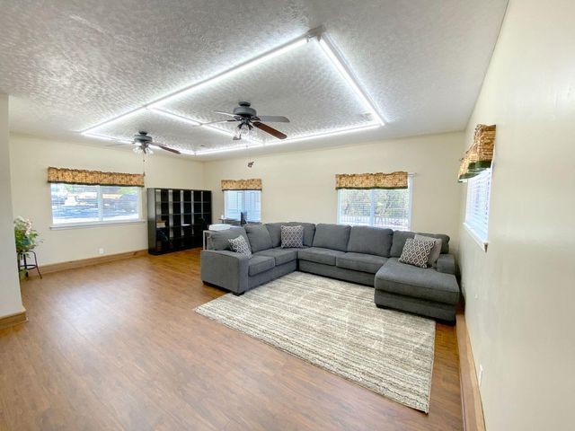 11610 Vickie Dr, Marysville, CA 95901