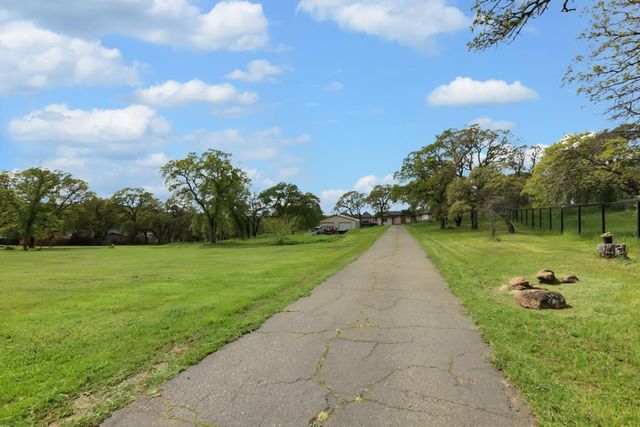 11610 Vickie Dr, Marysville, CA 95901