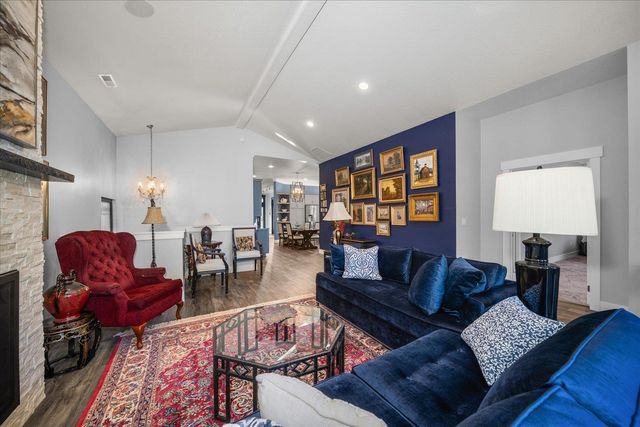 2107 E Peachtree Ct, Spokane, WA 99203