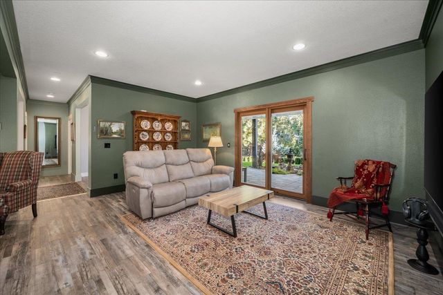 2107 E Peachtree Ct, Spokane, WA 99203