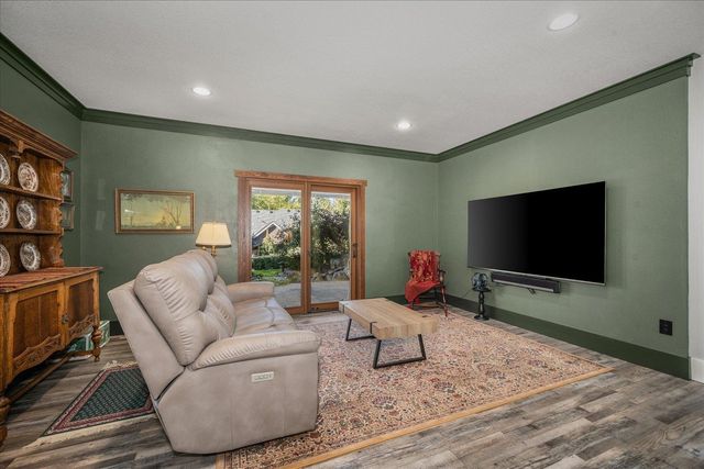 2107 E Peachtree Ct, Spokane, WA 99203