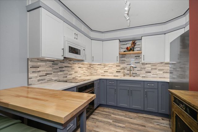 2107 E Peachtree Ct, Spokane, WA 99203