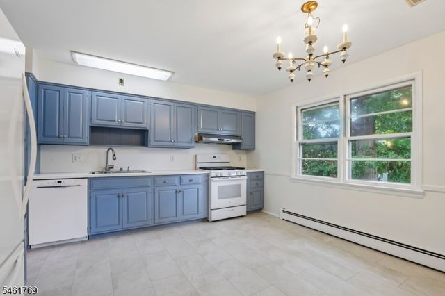 41 Rys Ter, Fair Lawn Boro, NJ 07410